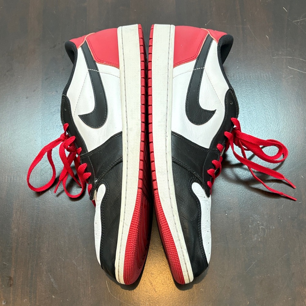 Nike Black, Red, and White Low-Top Sneakers size 17